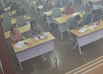 I wish I was her classmate 5