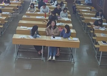 I wish I was her classmate 7