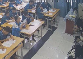 I wish she in black nylon next time 2