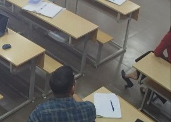 We finally catch the teacher dangling shoeplay 2