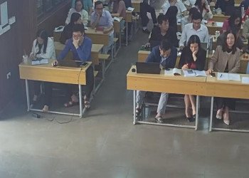 I wish she in nylon next time 32