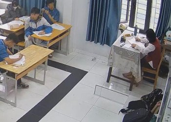 I wish she in nylon next time 37