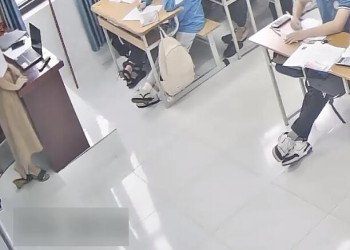 Why are her heels black 2?