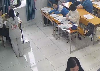 I wish she in nylon next time 44