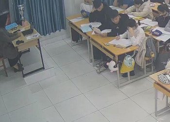 I wish she in nylon next time 46