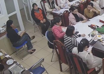 The teacher dangling and shoeplay after class in her office 59