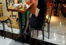 Pretty lady is eating we tasting her dangling feet 6