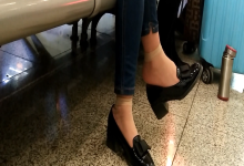 3 xpairs of sexy nylon feet dangling shoeplay from railway station waiting hall 2
