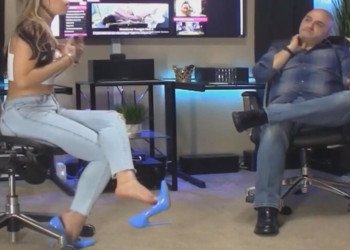 The TV dangling show The TV dangling show