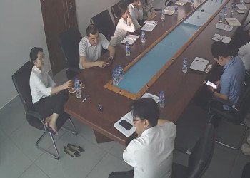 They are having a meeting 9/9