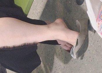 The girl bare feet dangling shoeplay when waiting to be called 3