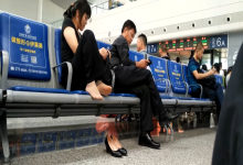 5 stars beautiful lady relax feet In the waiting room of the railway station 2