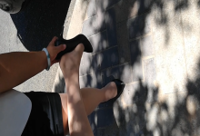 Intentionally kicked off the beauty's high heels 5