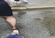 Intentionally kicked off the beauty's high heels 11