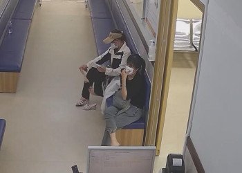  Why did she take off her stockings?