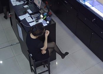 The jewelry store hostess in black nylon show us her cute feet! 285