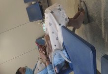 The hot lady dipping shoeplay when play her cell phone