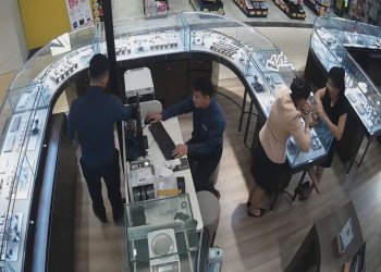 For the shoeplay the customer wins!