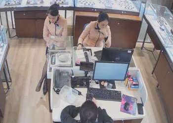 The jewelry store shoeplay queen show us her perfect feet whole 18mins