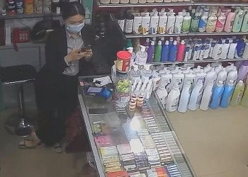 The hostess wear a mask stand up dipping shoeplay