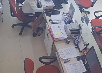  Why aren't they in nylons even it's so cold?