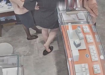 The jewelry store girls in black nylon dipping shoeplay daily show 20