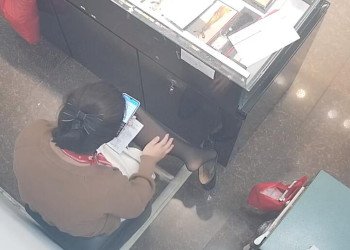 Our jewelry store hostess shoeplay queen in black nylon today2!