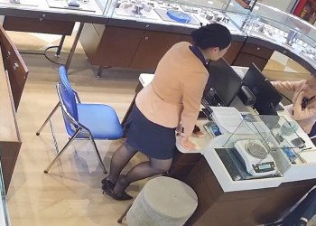 I prefer the black nylon shoeplay 22