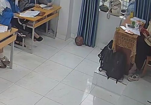 I am sure the teacher is in nylon