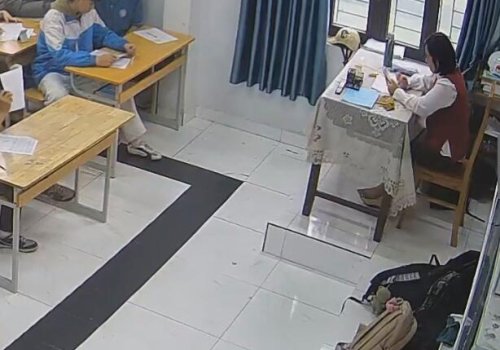 I wish she in nylon next time 36