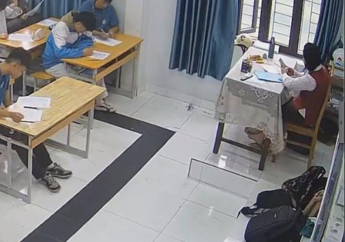 I wish she in nylon next time 37