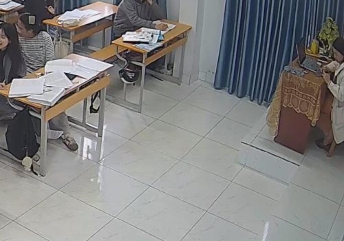 I wish she in nylon next time 42