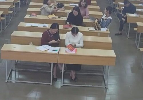 I wish I was her classmate 11