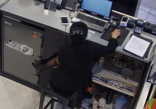 The jewelry store hostess in black nylon show us her cute feet! 296