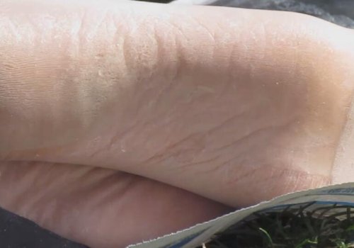 The beautiful girl took off her high heels and relaxed her feet 4