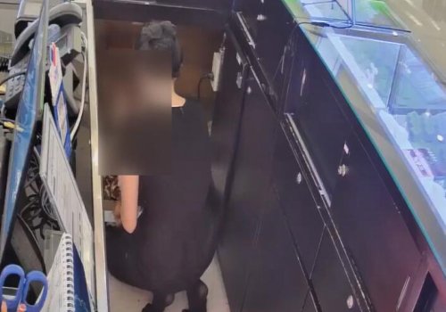 The jewelry store hostess in black nylon show us her cute feet! 299