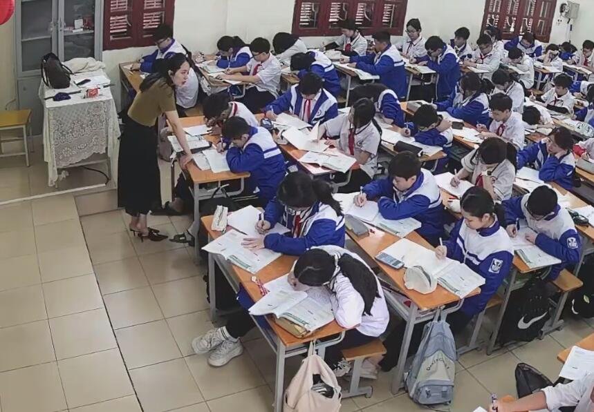 The new middle school teacher great dipping and shoeplay 10