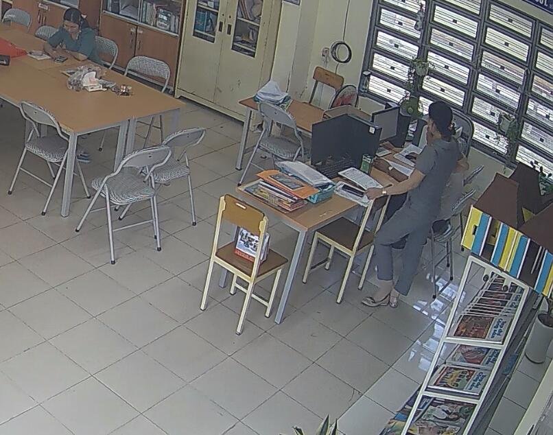 Let's watch the teacher dipping shoeplay in her office 43