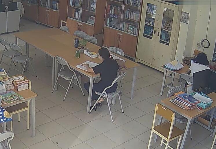 Let&#039;s watch the teacher dipping shoeplay in her office 56