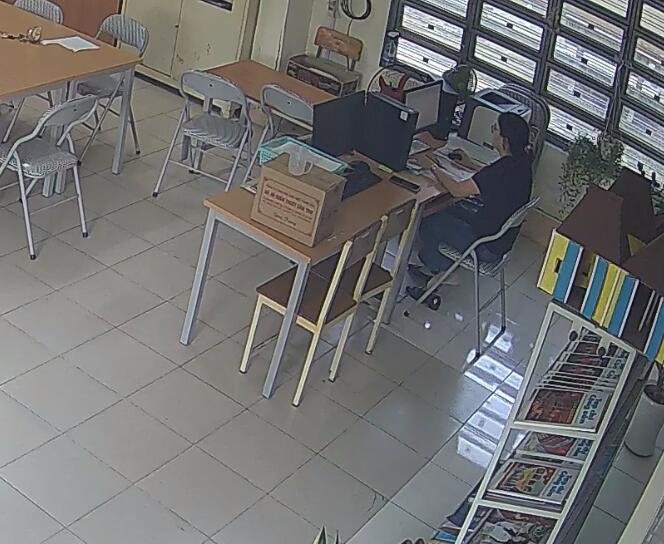 Let's watch the teacher dipping shoeplay in her office 58