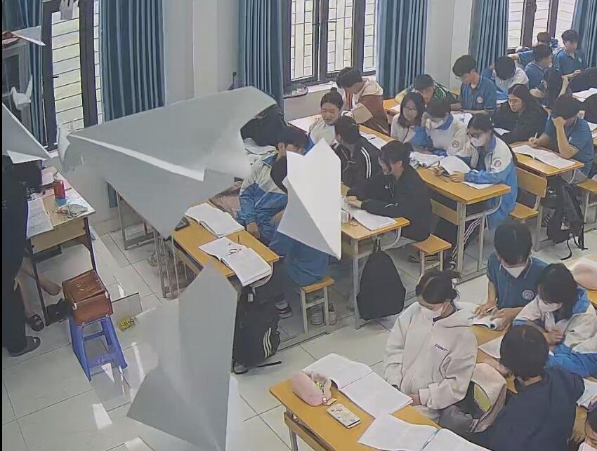 The teacher dangling shoeplay and dipping many times during class 61