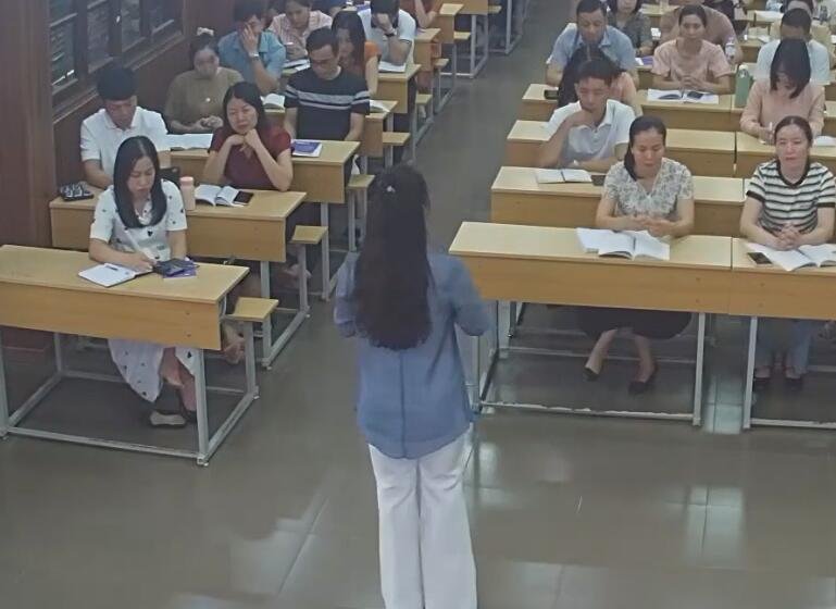 I wish she in nylon next time 24