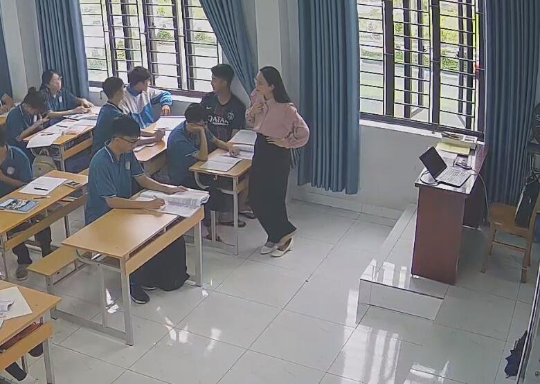 I wish she can do more dipping dangling and shoeplay when having a lesson