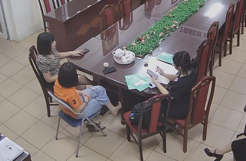 The teacher dipping and shoeplay after class in her office 4