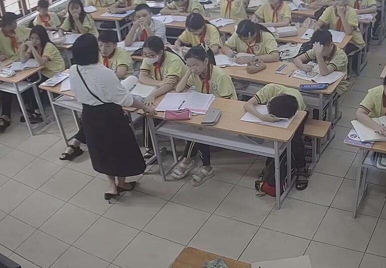 The new teacher shoeplay queen is here 2