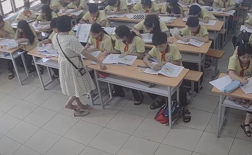 The new teacher shoeplay queen is here 8