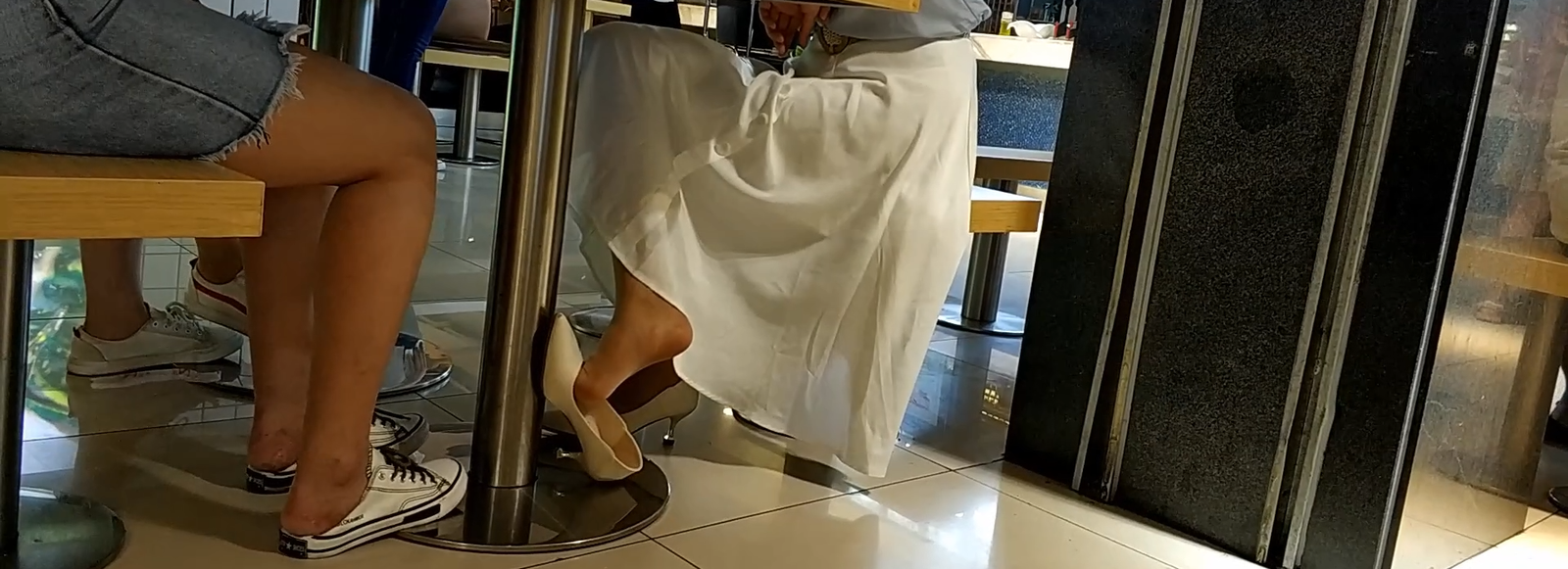 Restaurant dangling text book