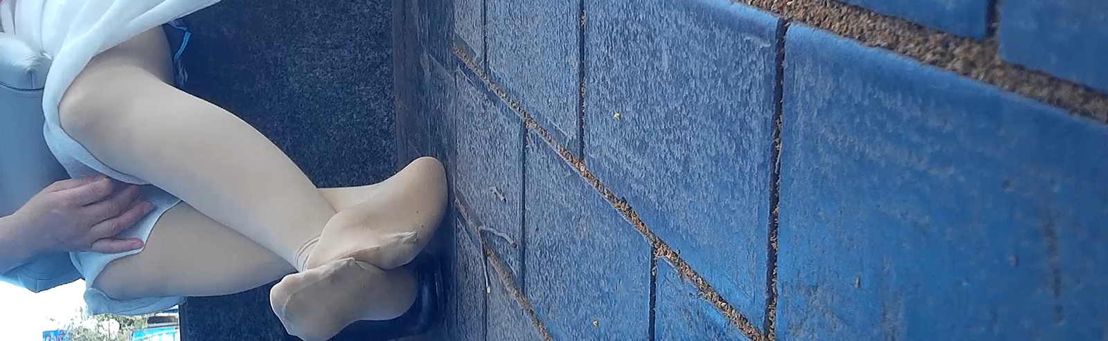 3xLadys in white nylon dangling and shoeplay