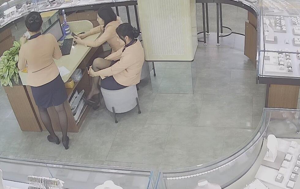 The new jewelry store dangling shoeplay queen is here 5