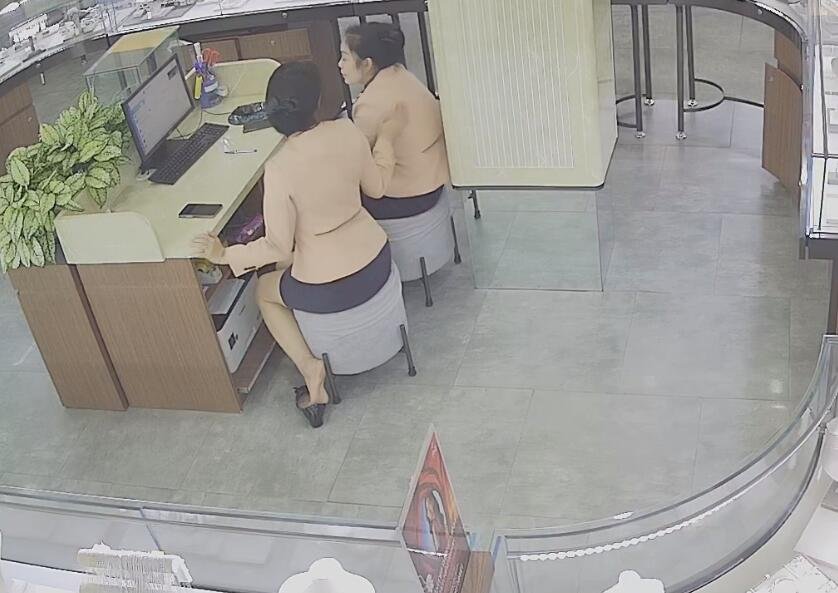 The jewelry store hostess bare feet great dangling